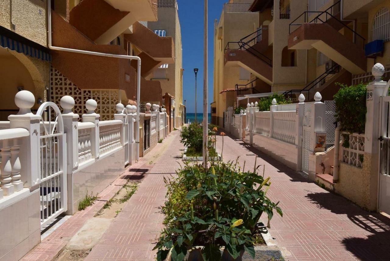 34 Retro Beach House - Alicante Real Estate トレビエハ エクステリア 写真
