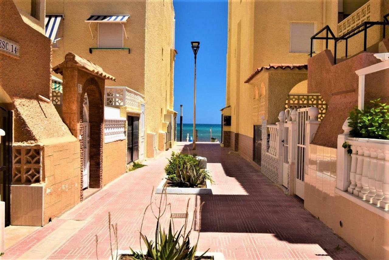 34 Retro Beach House - Alicante Real Estate トレビエハ エクステリア 写真