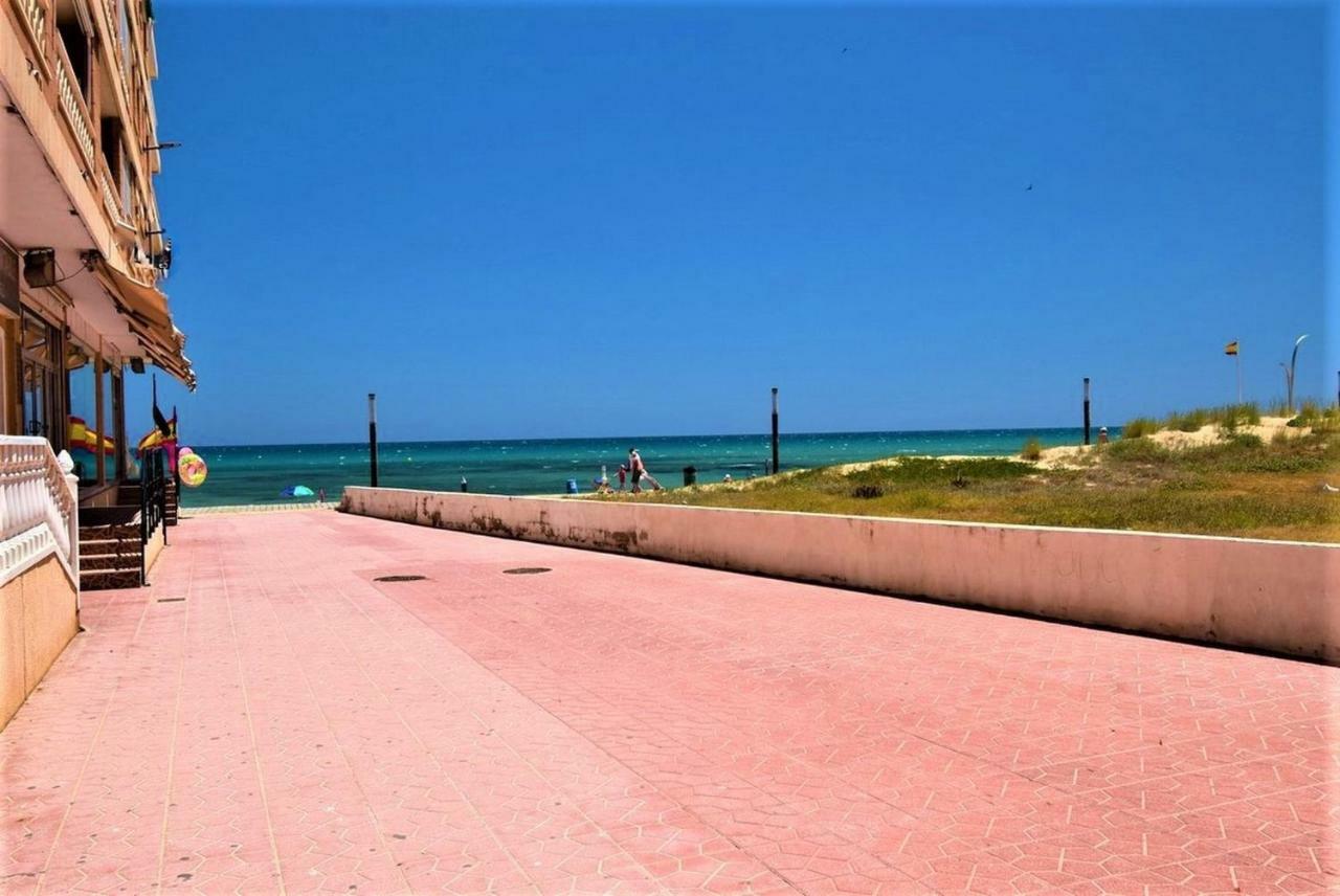 34 Retro Beach House - Alicante Real Estate トレビエハ エクステリア 写真